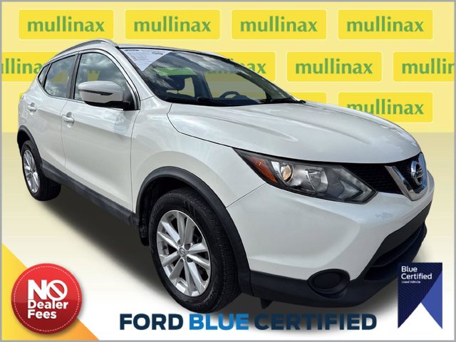 2017 Nissan Rogue Sport SV FWD photo