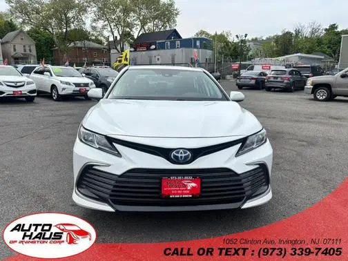 2021 Toyota Camry Hybrid LE FWD photo