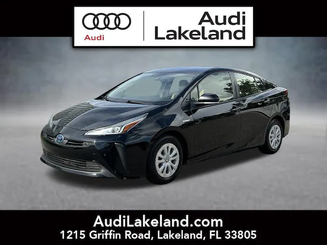 2021 Toyota Prius LE FWD photo
