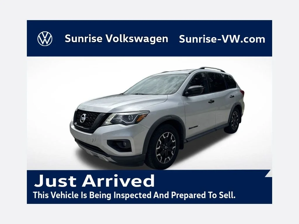 2020 Nissan Pathfinder SL FWD photo