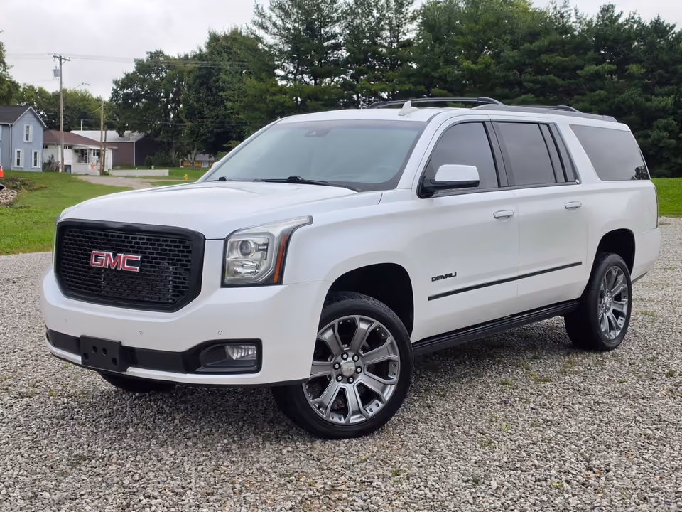 2016 GMC Yukon XL Denali 4WD photo