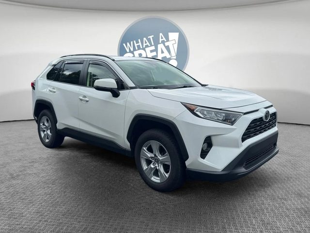 2021 Toyota RAV4 XLE AWD photo