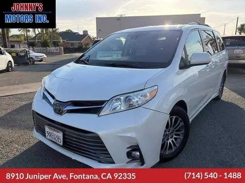 2018 Toyota Sienna XLE FWD photo