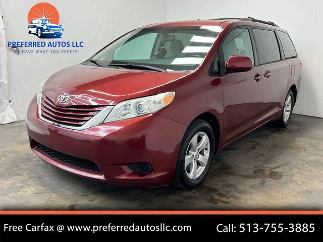 2015 Toyota Sienna LE FWD photo