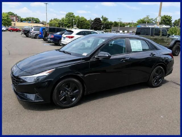 2021 Hyundai Elantra SEL FWD photo