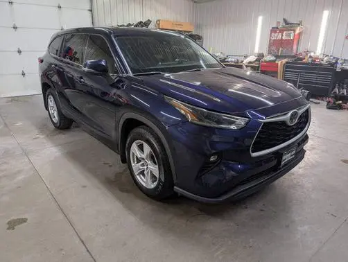 2021 Toyota Highlander LE AWD photo