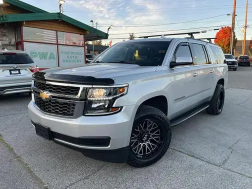 2019 Chevrolet Suburban LT 4WD photo