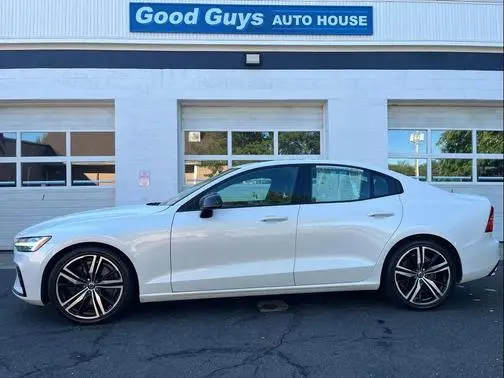 2019 Volvo S60 R-Design AWD photo