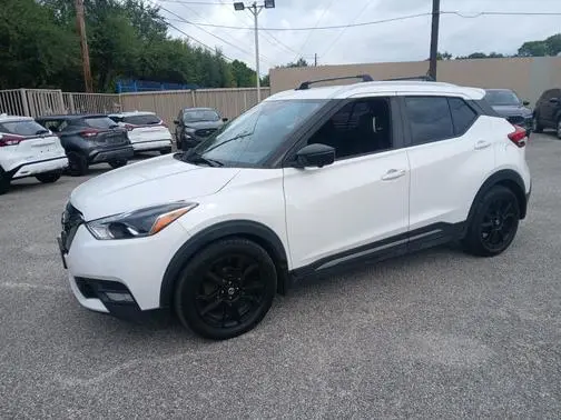 2020 Nissan Kicks SR FWD photo