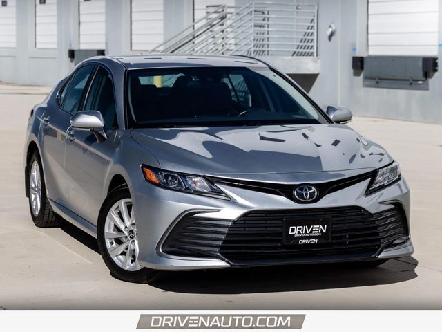 2021 Toyota Camry LE AWD photo