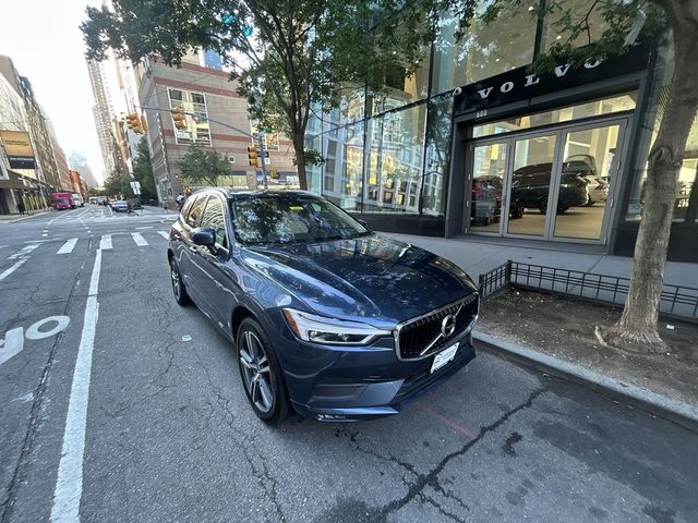 2021 Volvo XC60 Momentum AWD photo