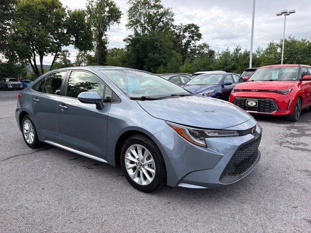 2021 Toyota Corolla LE FWD photo