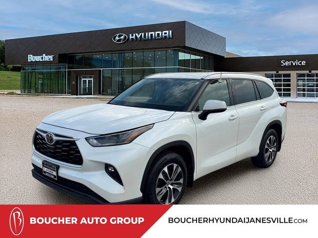 2021 Toyota Highlander XLE AWD photo