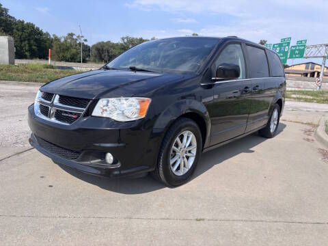2020 Dodge Grand Caravan SXT FWD photo