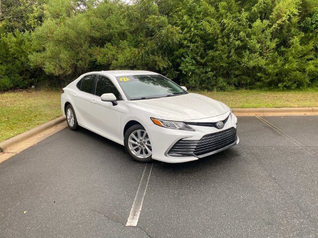 2021 Toyota Camry LE FWD photo