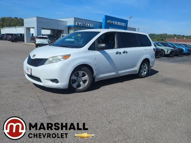 2016 Toyota Sienna L FWD photo