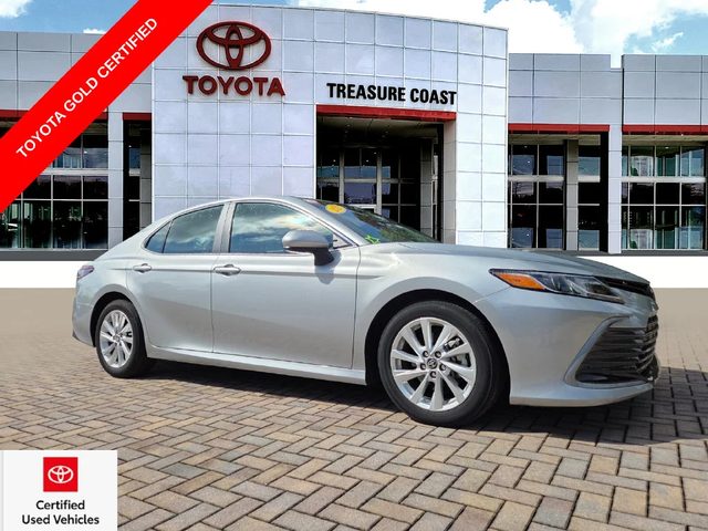 2021 Toyota Camry LE FWD photo