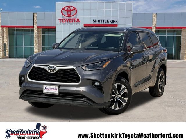 2021 Toyota Highlander XLE FWD photo