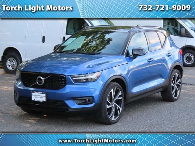2021 Volvo XC40 R-Design AWD photo