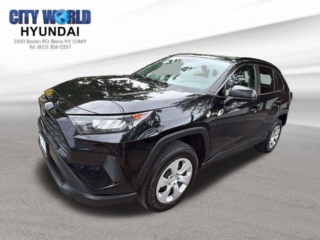 2021 Toyota RAV4 LE AWD photo