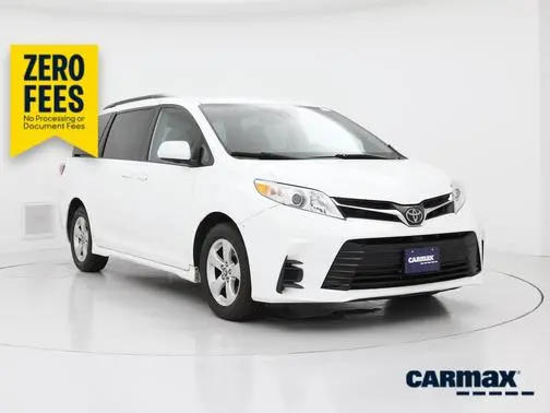 2020 Toyota Sienna LE FWD photo