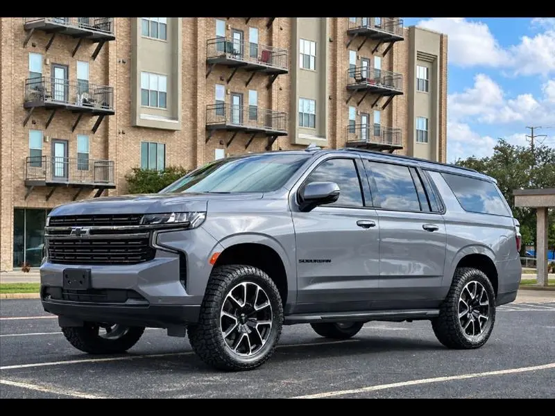 2021 Chevrolet Suburban RST RWD photo