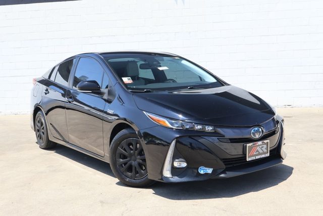 2021 Toyota Prius Prime Limited FWD photo