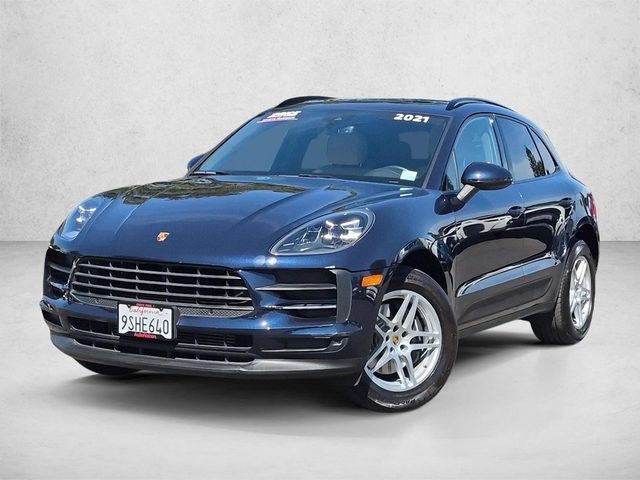2021 Porsche Macan  AWD photo