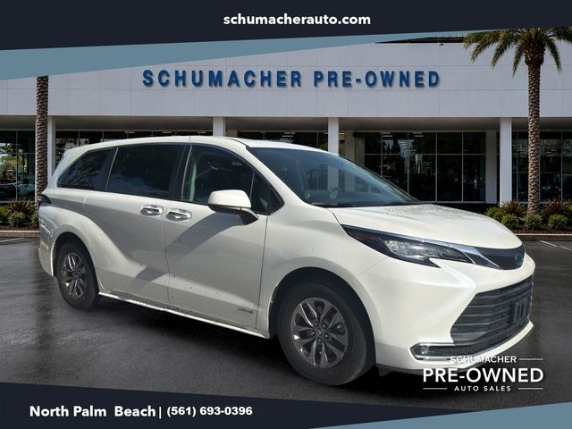 2021 Toyota Sienna XLE AWD photo