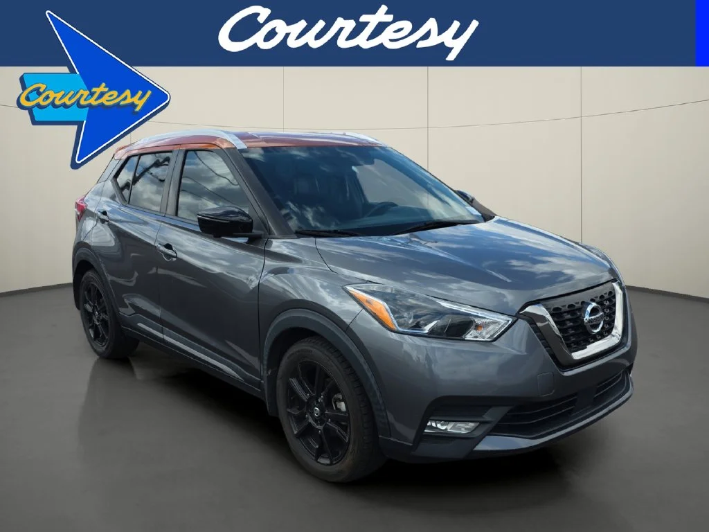 2020 Nissan Kicks SR FWD photo