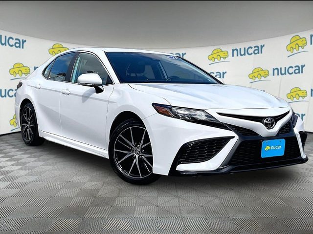 2021 Toyota Camry SE FWD photo