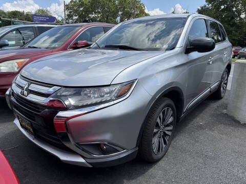 2020 Mitsubishi Outlander ES FWD photo