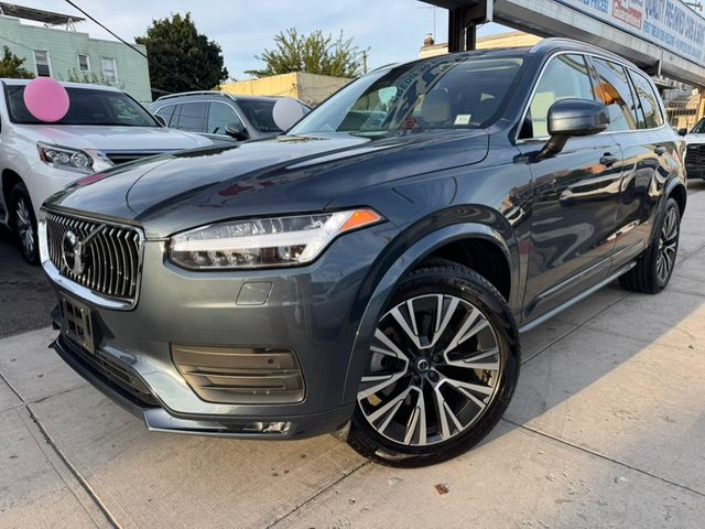 2021 Volvo XC90 Momentum AWD photo