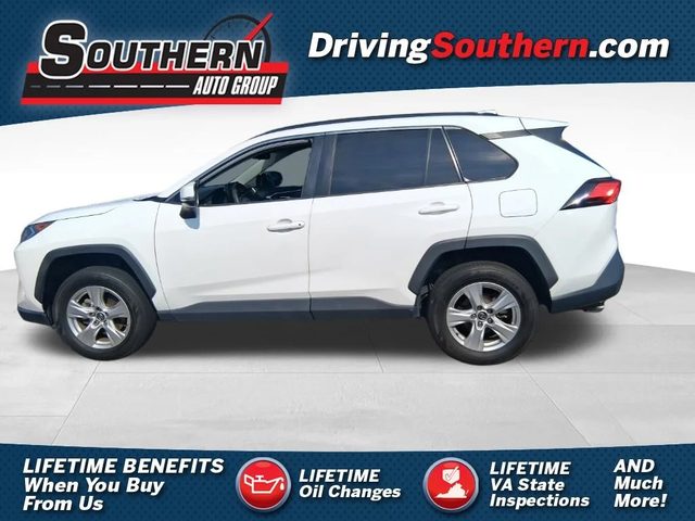 2021 Toyota RAV4 XLE AWD photo