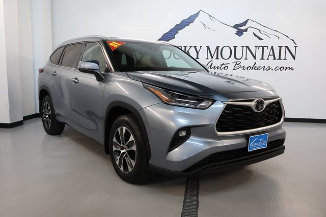 2021 Toyota Highlander XLE AWD photo