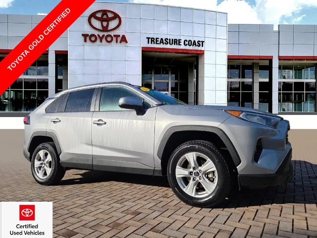 2021 Toyota RAV4 XLE FWD photo