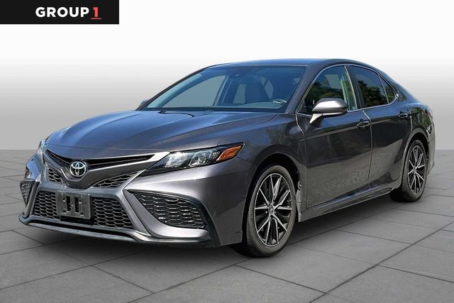 2021 Toyota Camry SE FWD photo