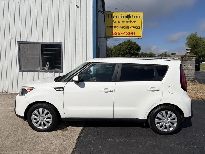 2015 Kia Soul Base FWD photo