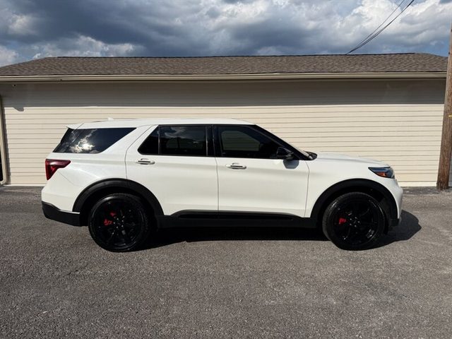 2021 Ford Explorer ST 4WD photo