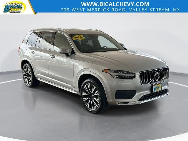 2021 Volvo XC90 Momentum AWD photo