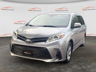 2020 Toyota Sienna LE FWD photo