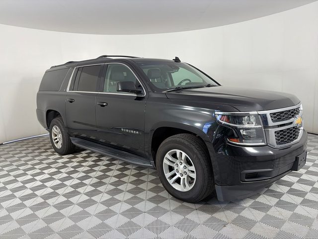 2019 Chevrolet Suburban LT 4WD photo