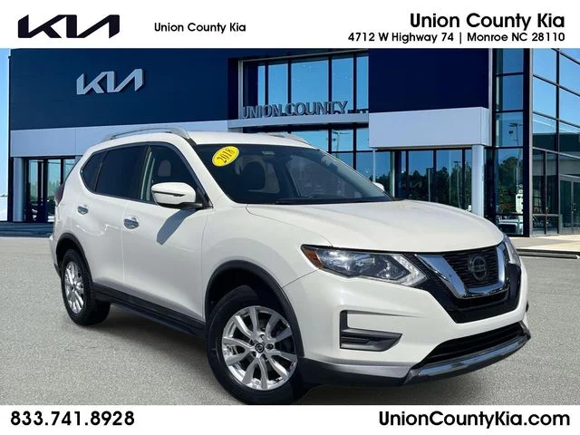 2018 Nissan Rogue SV FWD photo