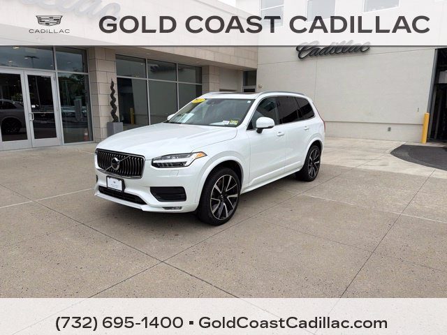 2021 Volvo XC90 Momentum AWD photo