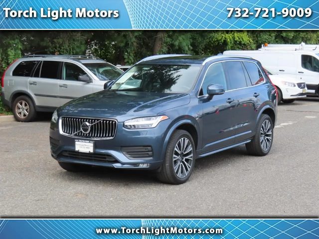 2021 Volvo XC90 Momentum AWD photo