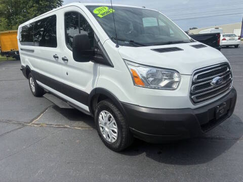 2019 Ford Transit Passenger Wagon XLT RWD photo