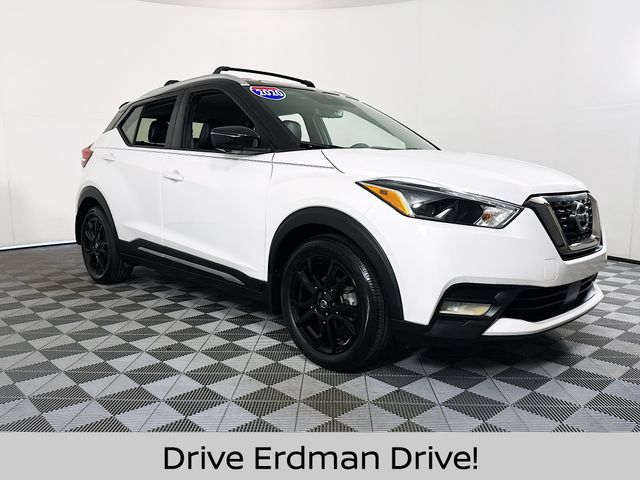 2020 Nissan Kicks SR FWD photo
