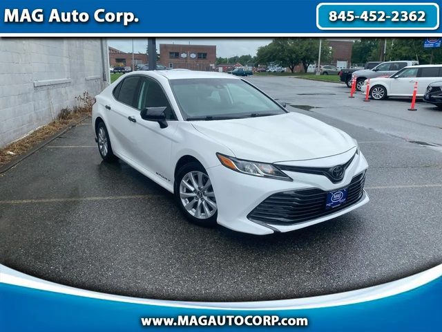 2019 Toyota Camry LE FWD photo