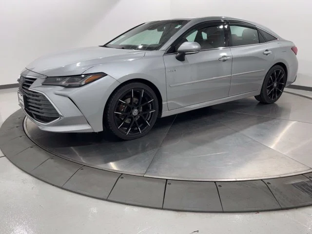 2021 Toyota Avalon Hybrid Limited FWD photo