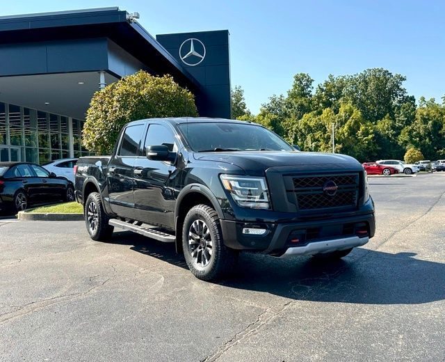 2021 Nissan Titan PRO-4X 4WD photo